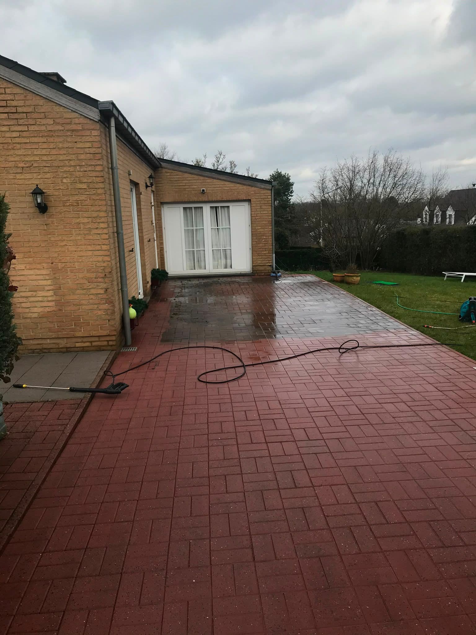 Terrasse pavés nettoyée — entretien